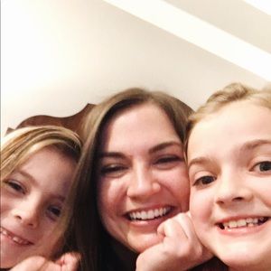 Meet your Posher, Elise